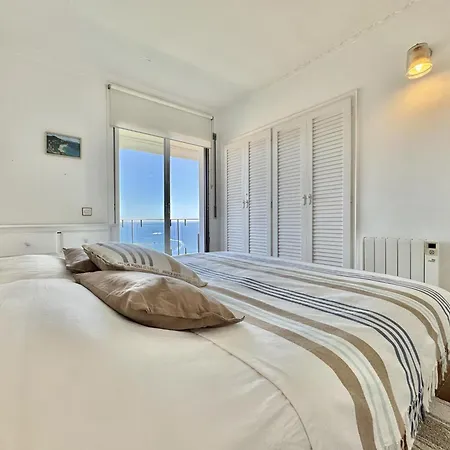 Saint Jacques A6 * Roses
